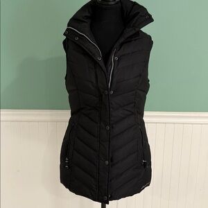 Like New Eddie Bauer Petite Small PS Women's Black Puffer Vest - Down Filled
